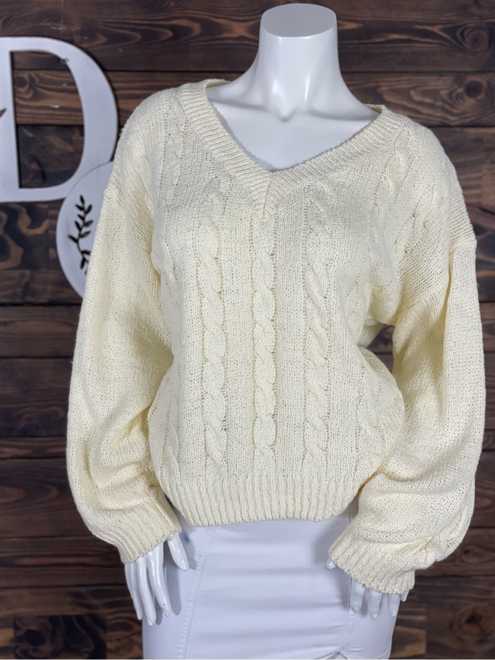 Headliners | Vintage Ivory Cream Cable Knit V-Neck Sweater Chunky Ribbed Knit